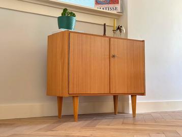 Vintage kast wandmeubel hout jaren 50/60/70 beschikbaar voor biedingen