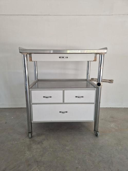 Vintage bauhaus stijl tandarts trolley, Huis en Inrichting, Kasten | Ladekasten, Gebruikt, Minder dan 100 cm, 50 tot 100 cm, 25 tot 50 cm
