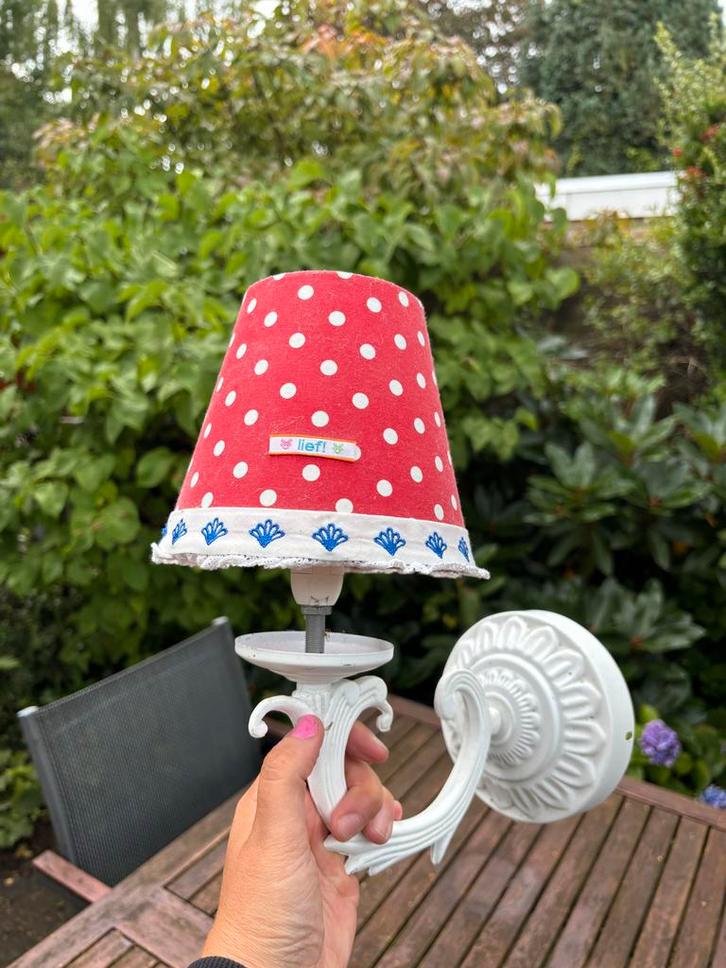 Lief! Retro Wandlamp met Rode Stippenkap, Huis en Inrichting, Lampen | Wandlampen, Gebruikt, Metaal, Ophalen