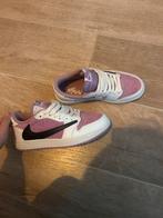 Travis scott schoenen, Nike, Ophalen of Verzenden, Zo goed als nieuw, Sneakers of Gympen