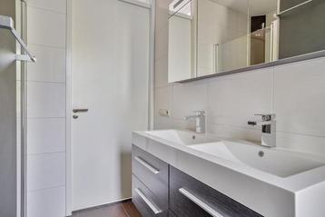 Badkamer meubel beschikbaar voor biedingen