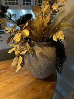 Stenen Vaas met Kunstbloemen, Huis en Inrichting, Woonaccessoires | Vazen, Ophalen, Steen, Overige kleuren, Zo goed als nieuw