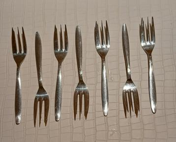 7 Amefa taartvorkjes - 14cm beschikbaar voor biedingen