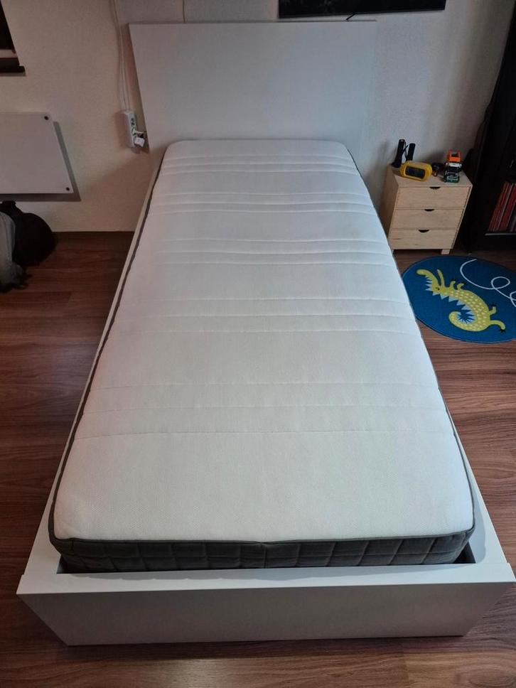 Ikea Malm 1-persoonsbed wit 90x200, Huis en Inrichting, Slaapkamer | Bedden, Gebruikt, Eenpersoons, 90 cm, 200 cm, Hout, Wit, Ophalen
