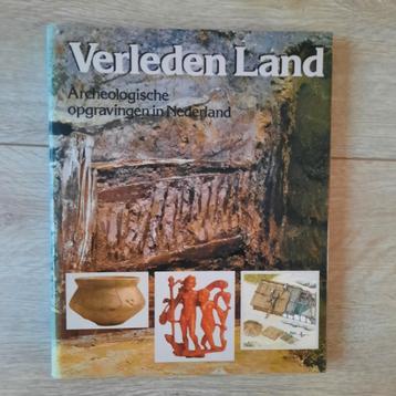 Boek verleden land archeologische opgravingen beschikbaar voor biedingen