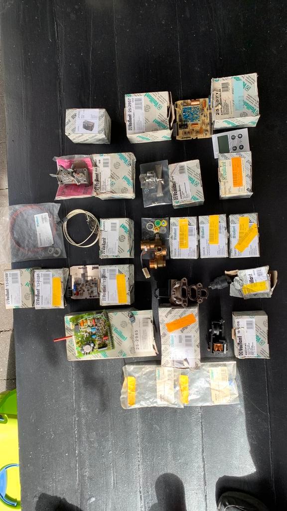 Vaillant CV onderdelen N in doos  doe maar  een bod, Doe-het-zelf en Verbouw, Verwarming en Radiatoren, 800 watt of meer, Minder dan 30 cm