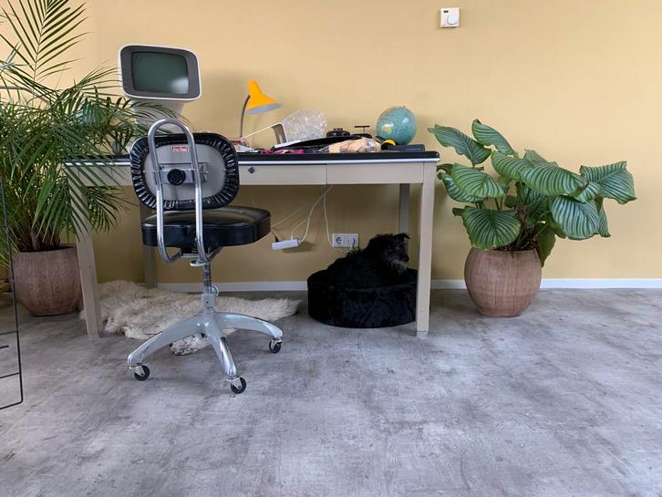 Vintage industrieel bureau gemerkt TDS Sclessin, Huis en Inrichting, Bureaus, Gebruikt, Bureau, Ophalen