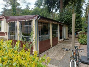 Winterharde voortent voor een stacaravan. beschikbaar voor biedingen