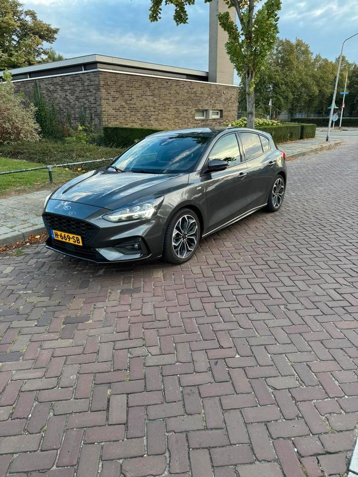 Ford Focus st line 1.0 Ecoboost automaat 125pk 2019 Grijs, Auto's, Ford, Particulier, Benzine, Hatchback, Handgeschakeld, Geïmporteerd