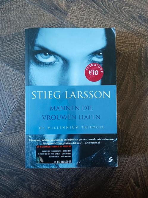 Stieg Larsson - Mannen die vrouwen haten, Boeken, Thrillers, Zo goed als nieuw, Scandinavië, Ophalen of Verzenden