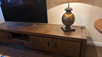 Massief eiken houten tv-meubel met veel opbergruimte beschikbaar voor biedingen