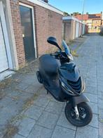 Piaggio zip brom 4 takt 2015, Fietsen en Brommers, Scooters | Piaggio, Ophalen, Maximaal 45 km/u, Zip, Zo goed als nieuw