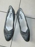 Grijze leren schoenen/pumps Fidji maat 44, Kleding | Dames, Grijs, Ophalen of Verzenden, Fidji, Zo goed als nieuw