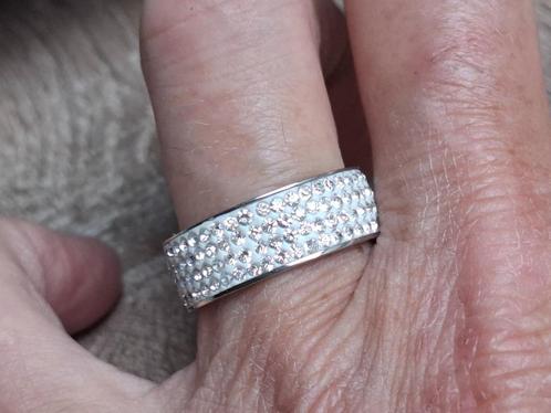 Ring ongeveer maat 17, Sieraden, Tassen en Uiterlijk, Oorbellen, Overige materialen, Ophalen of Verzenden