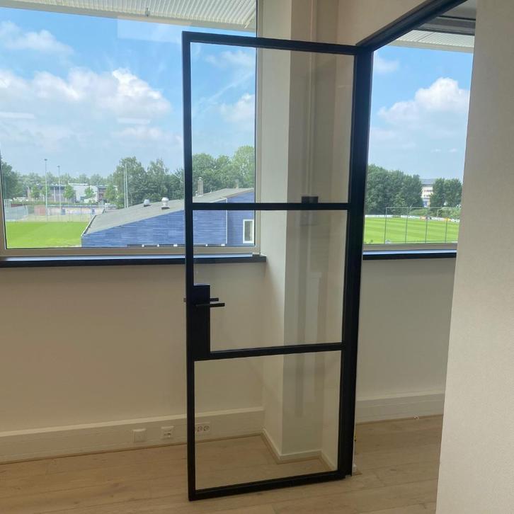 Aanbieding nieuwe stalen scharnierdeur 930x2315mm voor 595,-, Doe-het-zelf en Verbouw, Deuren en Horren, Nieuw, Binnendeur, 215 cm of meer