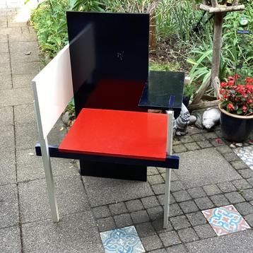 Berlijnse stoel, model ontworpen door Rietveld beschikbaar voor biedingen
