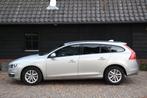 Volvo V60 2.0 D3 Momentum Navigatie/Parkeersensor/17ïnch lm, Voorwielaandrijving, Gebruikt, 4 cilinders, Leder en Stof
