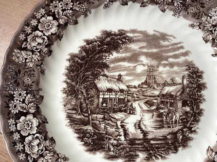 Groot bord 33 cm Memory Lane British Anchor bruin creme, Huis en Inrichting, Keuken | Servies, Zo goed als nieuw, Bord(en), Overige stijlen