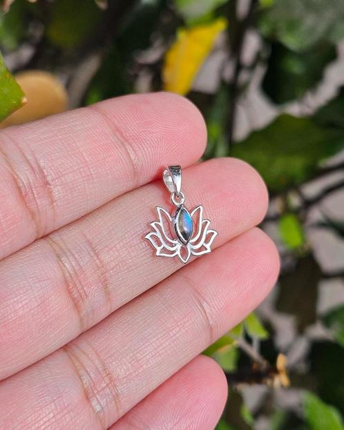 Labradoriet Lotus Hanger - Echt ZIlver, Sieraden, Tassen en Uiterlijk, Kettinghangers, Nieuw, Zilver, Zilver, Overige voorstellingen