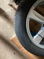 Winterbanden Volvo V40 - Wegens All Season!, Auto-onderdelen, Ophalen, Gebruikt, 16 inch, Banden en Velgen
