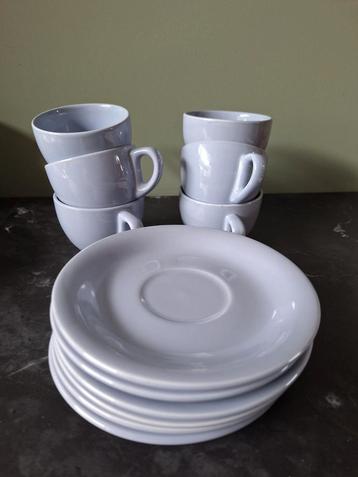 6.kop en schotels beschikbaar voor biedingen