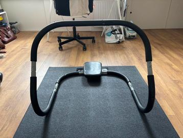 Buikspiertrainer beschikbaar voor biedingen