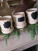 Bloempotjes met onderzetter, Tuin en Terras, Rond, Ophalen of Verzenden, Aardewerk, Minder dan 40 cm