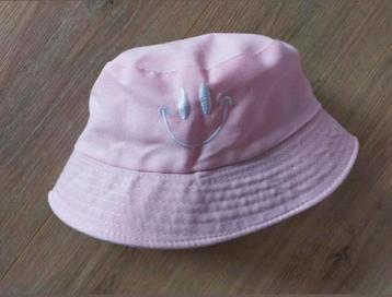 Nieuw! Leuke omkeerbare bucket hat! Roze/Wit ;)

 beschikbaar voor biedingen