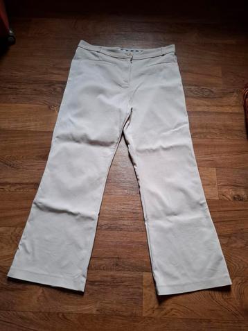 Beige broek - Maat M beschikbaar voor biedingen