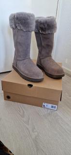 Nieuwe originele ugg maat 43 hoog model Suhenny Tall, Kleding | Dames, Schoenen, Hoge laarzen, UGG, Nieuw, Ophalen of Verzenden