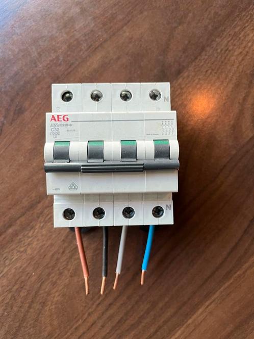 Aardlekschakelaar, Doe-het-zelf en Verbouw, Elektra en Kabels, Zo goed als nieuw, Ophalen of Verzenden