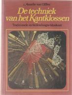 Annelie van Olffen - De techniek van het Kantklossen - 1982, Ophalen of Verzenden, Zo goed als nieuw, Boek of Tijdschrift