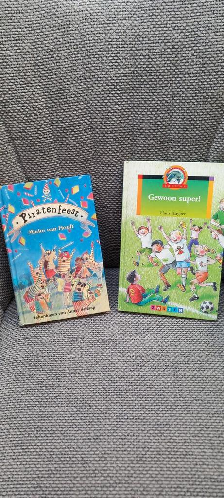 Twee kinderboeken piratenfeest  en gewoon super, Boeken, Kinderboeken | Jeugd | onder 10 jaar, Gelezen, Fictie algemeen, Ophalen of Verzenden