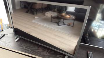 LG 32inch tv beschikbaar voor biedingen