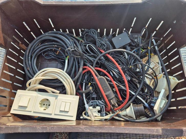 Diverse Draad, schakelmateriaal, stekkers en snoeren, Doe-het-zelf en Verbouw, Elektra en Kabels, Gebruikt, Overige typen, Ophalen of Verzenden