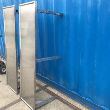 RVS wandplank met beugels 170-50  2stuks - prijs= per stuk beschikbaar voor biedingen