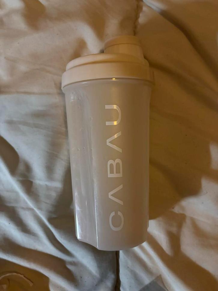 Cabau Shakebeker, Sport en Fitness, Bidons, Zo goed als nieuw, Ophalen of Verzenden