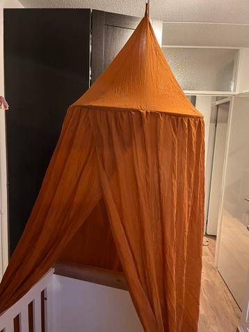 Hemeltje / klamboe roestbruin beschikbaar voor biedingen