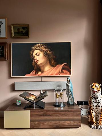 TV meubel hout met gouden deurtje
