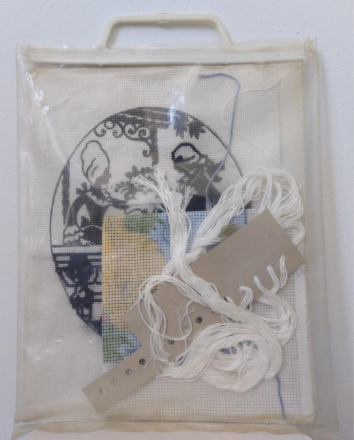 Nostalgische borduurpakket (eendje en silhouet man en vrouw), Hobby en Vrije tijd, Borduren en Borduurmachines, Nieuw, Borduurpakket