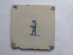 Antieke Delftse tegel 18e eeuw man met hoed in blauw wit, Antiek en Kunst, Ophalen of Verzenden