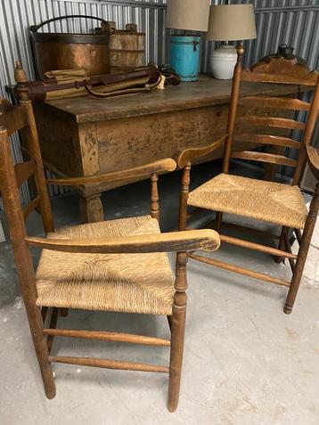 antieke stoelen 2 stuks beschikbaar voor biedingen