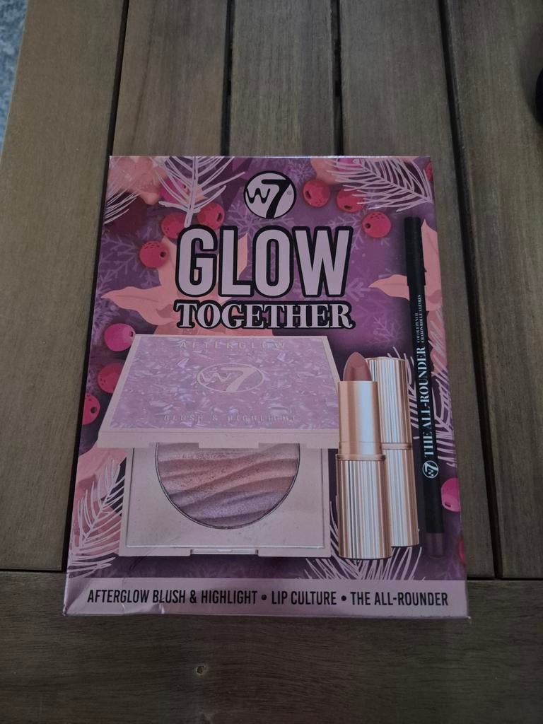 Nieuwe Make-up Set met Highlighter, Blush & Lipstick, Sieraden, Tassen en Uiterlijk, Uiterlijk | Cosmetica en Make-up, Overige kleuren