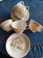 Gedeelte servies jaren 50 hand beschilderd eierschaal, Antiek en Kunst, Antiek | Servies compleet, Ophalen of Verzenden