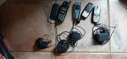 oude gsm-telefoons met adaptor, Telecommunicatie, Mobiele telefoons | Nokia, Gebruikt, Geen camera, Ophalen of Verzenden