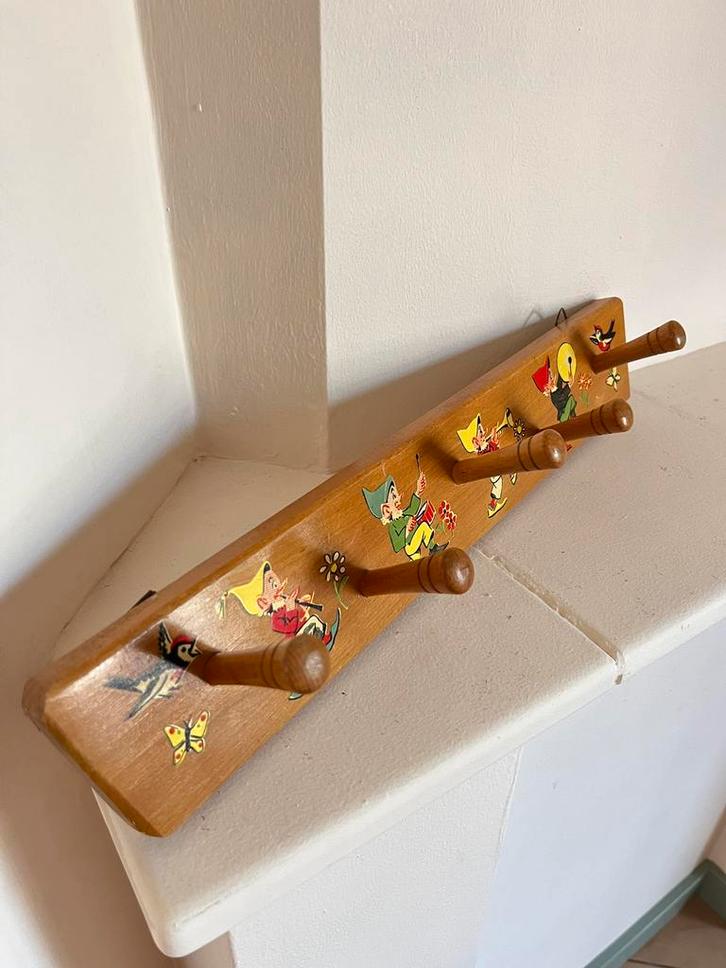 Vintage houten kapstokje met 5 haken – kabouter motief, Kinderen en Baby's, Kinderkamer | Inrichting en Decoratie, Ophalen of Verzenden