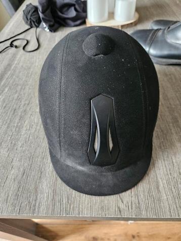 Paardrij cap + tas beschikbaar voor biedingen