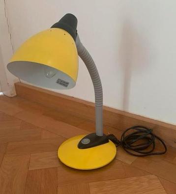 Bureau lamp beschikbaar voor biedingen