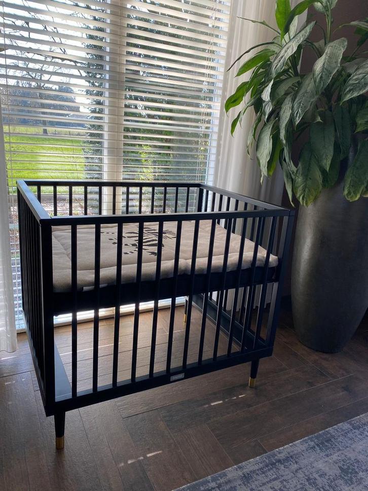 Bopita Cloe Kinderbox Zwart/Goud - Zo Goed Als Nieuw!, Kinderen en Baby's, Babywiegjes en Ledikanten, Zo goed als nieuw, Ledikant