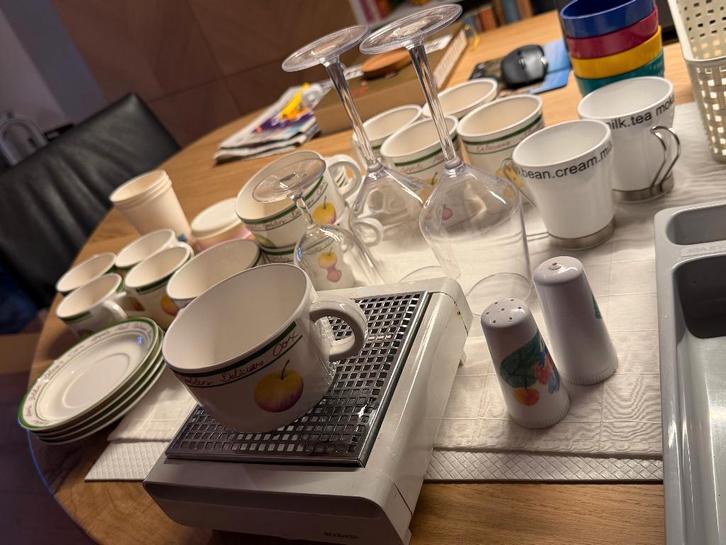 Melamine Servies (4- delig) voor caravan, Caravans en Kamperen, Caravan accessoires, Gebruikt, Ophalen